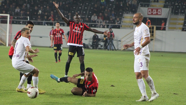 Ã‡ORUM FK, LÄ°DERE 3-2 KAYBETTÄ°