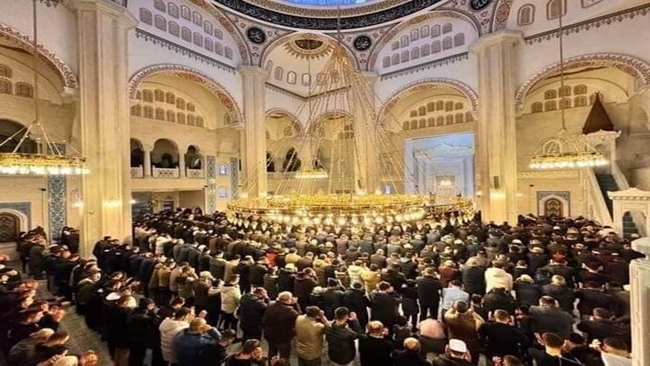 ANDÄ°L GECESÄ°, CAMÄ°LER DOLDU