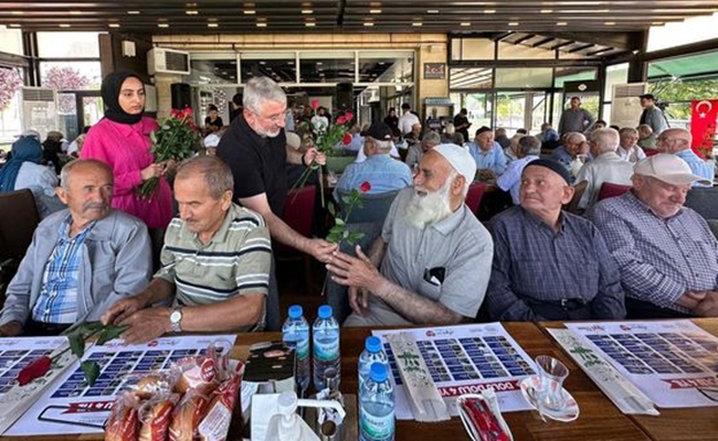 HUZUREVÄ° SAKÄ°NLERÄ° Ä°LE KAHVALTI YAPTI