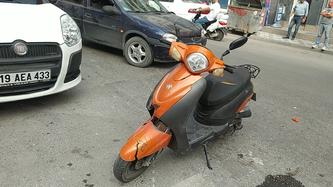 OTOMOBÄ°L Ä°LE MOTOSÄ°KLET Ã‡ARPIÅžTI