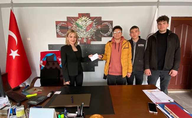 LÄ°SE Ã–ÄžRENCÄ°LERÄ°NDEN Ã–RNEK DAVRANIÅž