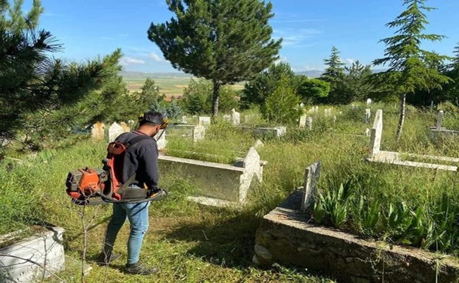 BAYRAM Ã–NCESÄ° MEZARLIKLARA BAKIM!