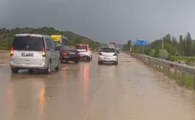 ANKARA YOLUNU SEL BASTI