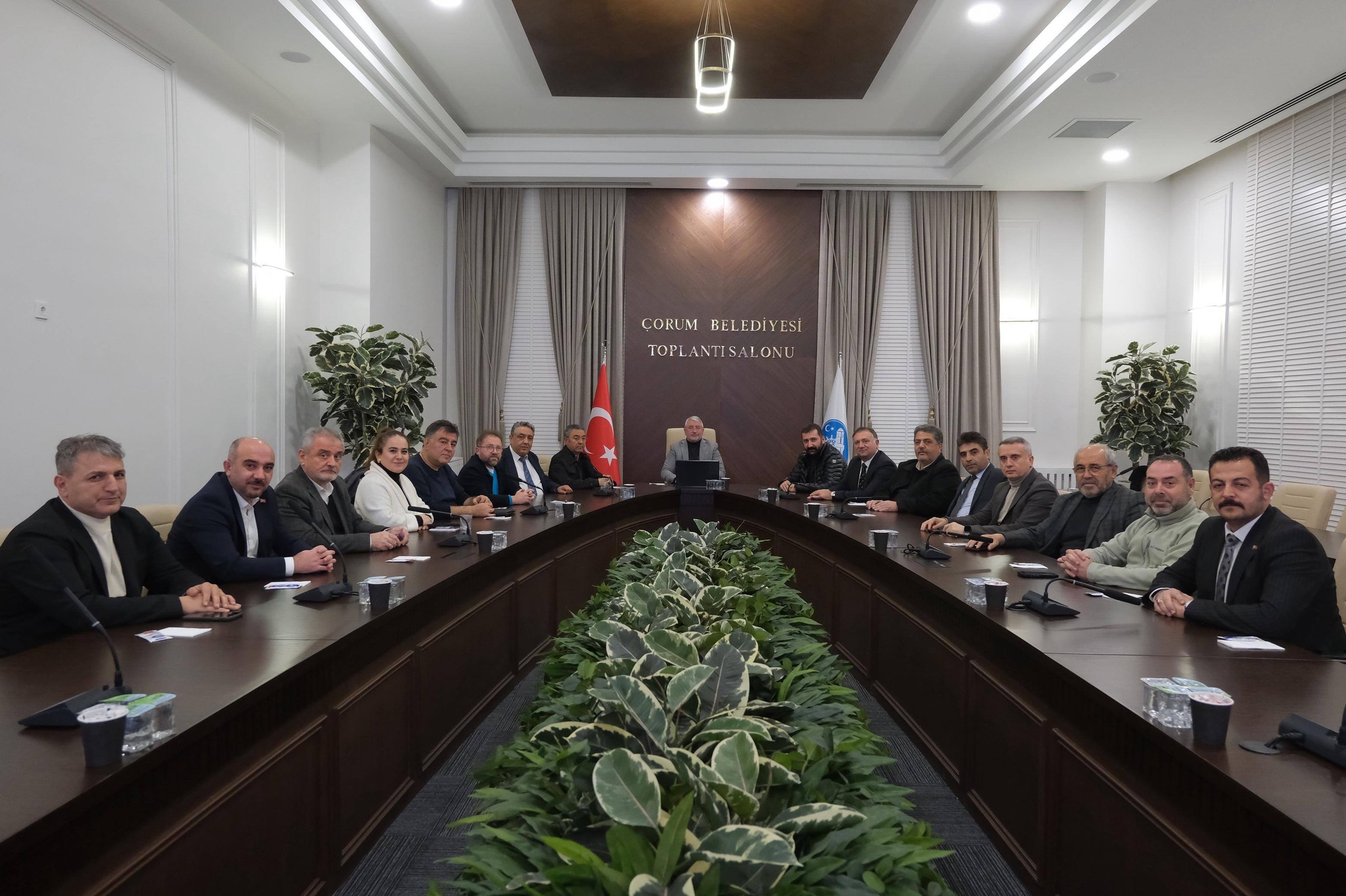 BAĞIMSIZ MECLİS ÜYELERİ AK PARTİ'YE KATILDI 