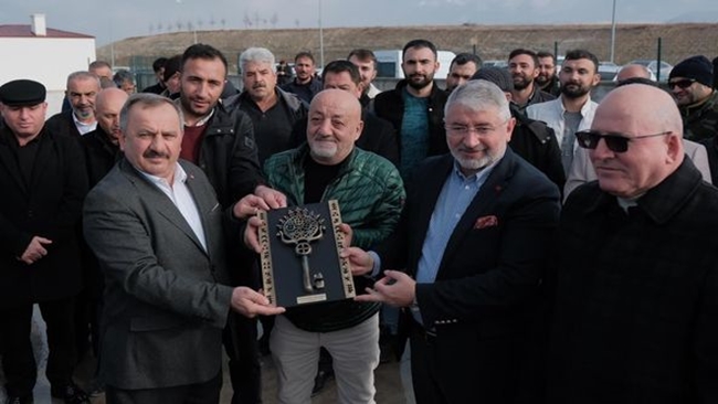 ZANAATKARLARâ€™DA Ä°LK ANAHTAR TESLÄ°MÄ°!