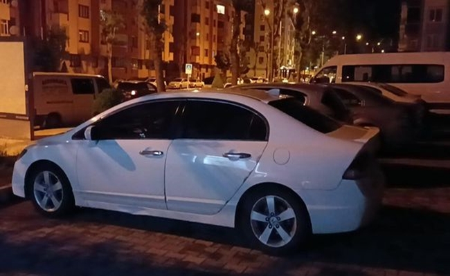 OTOMOBÄ°LÄ°N Ã‡ARPTIÄžI KADIN KURTARILAMADI