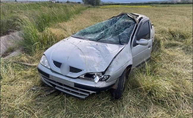 OTOMOBÄ°L TARLAYA DEVRÄ°LDÄ°