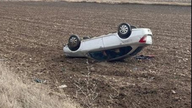 KONTROLDEN Ã‡IKAN OTOMOBÄ°L TAKLA ATTI