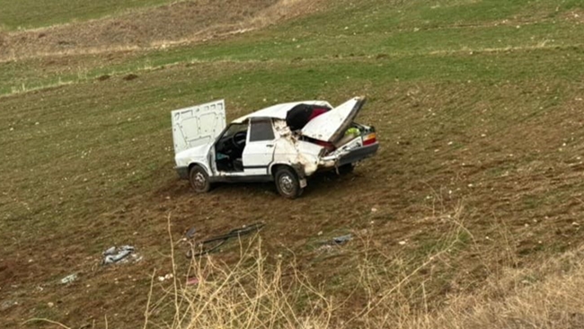 OTOMOBÄ°L TARLAYA UÃ‡TU