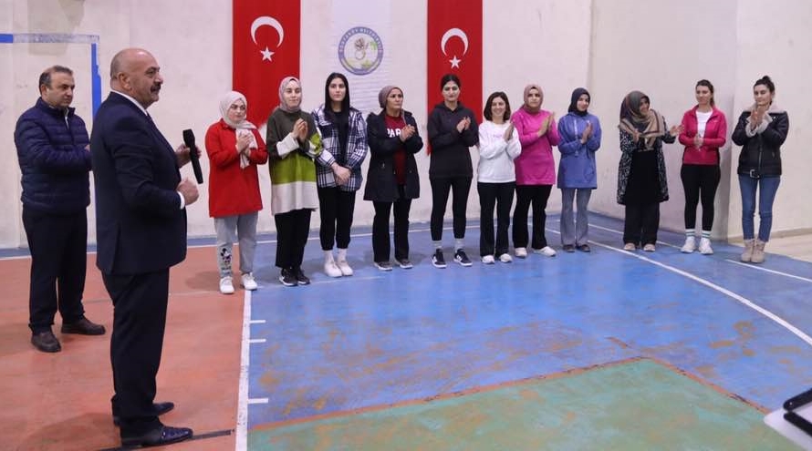 ORTAKÃ–Yâ€™DE â€œEVÄ°NÄ°N SULTANLARIâ€ VOLEYBOL TAKIMI!