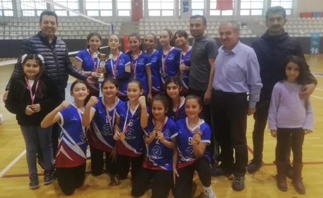 OÄžUZLARâ€™IN KIZLARI NAMAÄžLUP ÅžAMPÄ°YON