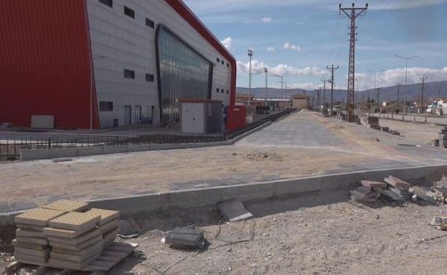 YENÄ° SPOR SALONUNA  Ã‡EVRE DÃœZENLEMESÄ°!