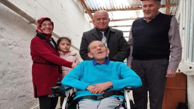 MURATâ€™IN TEKERLEKLÄ° SANDALYE SEVÄ°NCÄ°!