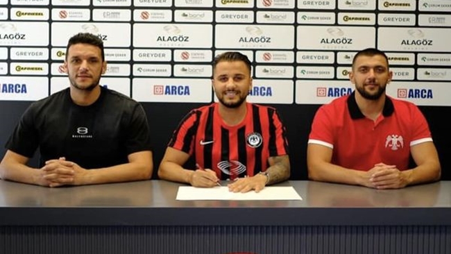 KEREM KALAFAT Ä°MZAYI ATTI