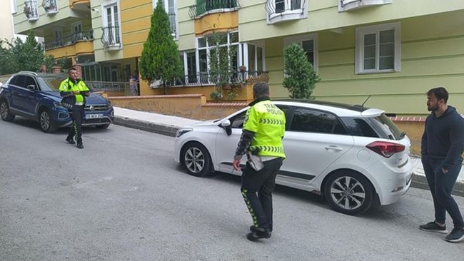 BÄ°SÄ°KLET Ä°LE OTOMOBÄ°LE Ã‡ARPTI