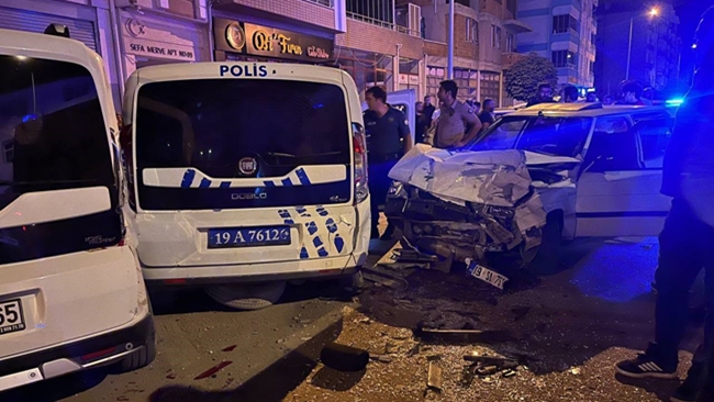 ALACAâ€™YI BÄ°RBÄ°RÄ°NE KATAN KAZA!