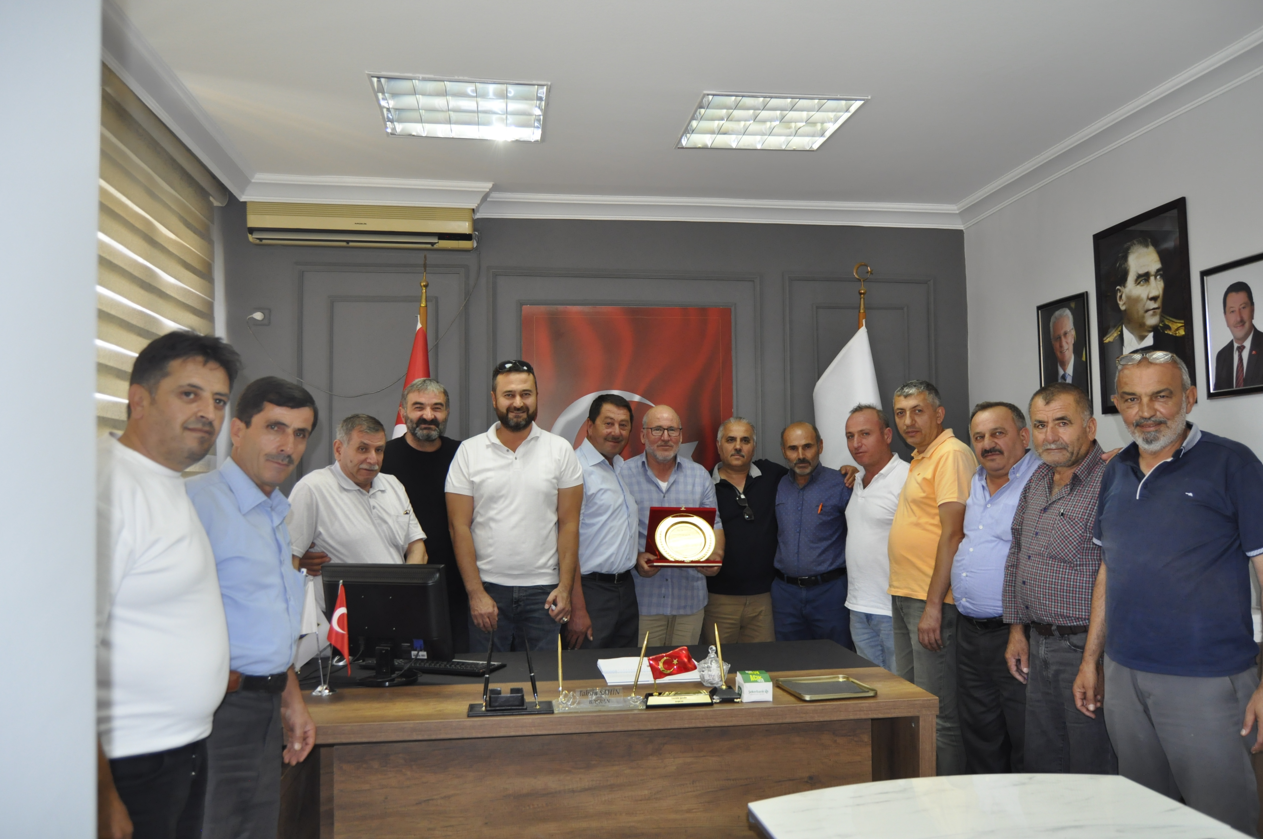 Ä°RFAN YAÅžARâ€™A ESNAF VEFASI!