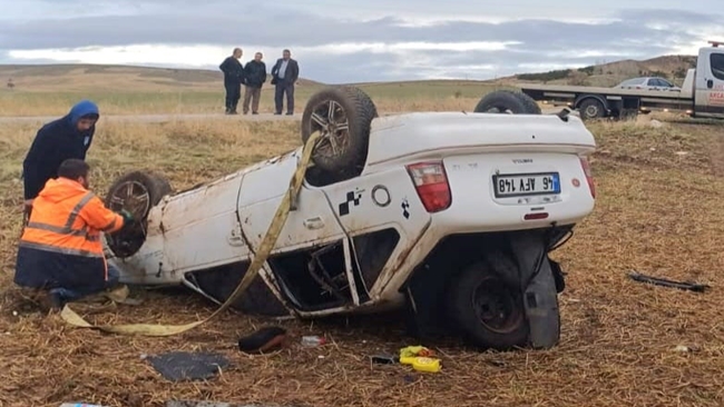 OTOMOBÄ°L TARLAYA DEVRÄ°LDÄ°!