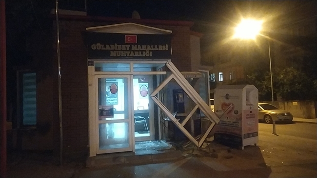 MUHTARLIK BÄ°NASINA Ã‡ARPTI, KAÃ‡TI