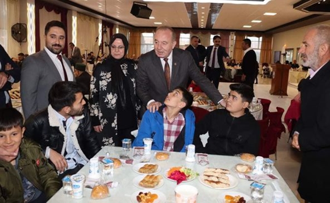 ÅžAHÄ°NER, DEPREMZEDELERLE Ä°FTAR YAPTI