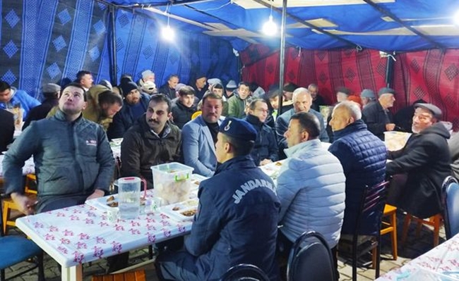 BU KÃ–YDE RAMAZANâ€™DA  EVLERDE YEMEK PÄ°ÅžMÄ°YOR