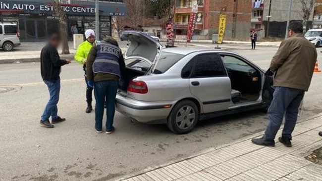 ÅžOK UYGULAMALARDA SÄ°LAH  VE UYUÅžTURUCU ELE GEÃ‡Ä°RÄ°LDÄ°
