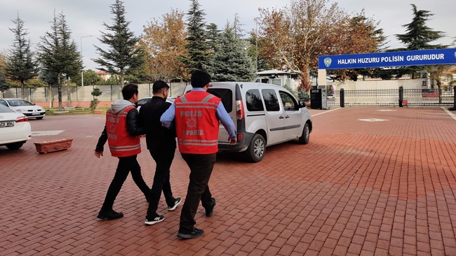 OTOMOBÄ°L DOLANDIRICISINA SUÃ‡ÃœSTÃœ!