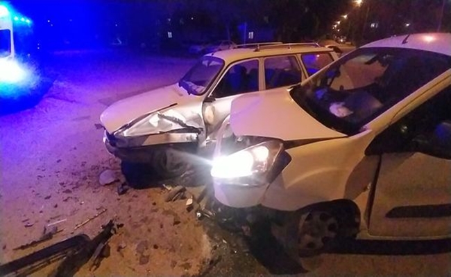 Ä°KÄ° ARAÃ‡ Ã‡ARPIÅžTI, BÄ°R KÄ°ÅžÄ° YARALANDI