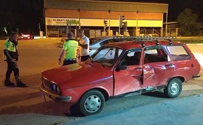 Ä°KÄ° ARAÃ‡ CADDEDE Ã‡ARPIÅžTI