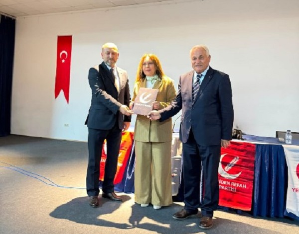 YRP'DE KADIN KOLLARI BAŞKANLIĞI GÖREVİNİ NAİLE DEMİR DEVRALDI
