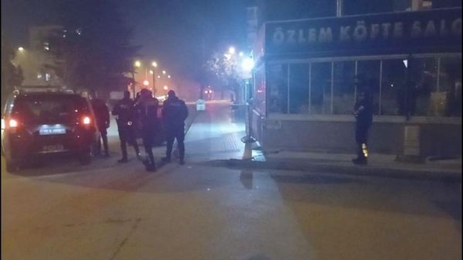 POMPALI TÃœFEKLE DERNEK  BÄ°NASINA GÄ°RMEK Ä°STEDÄ°