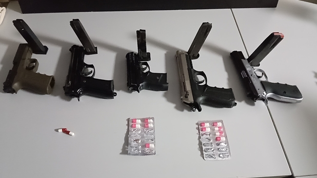 POLÄ°S MAGANDALARA GÃ–Z AÃ‡TIRMADI