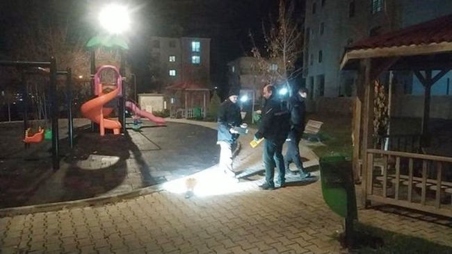 Ã‡OCUK PARKINDA BIÃ‡AKLANDI