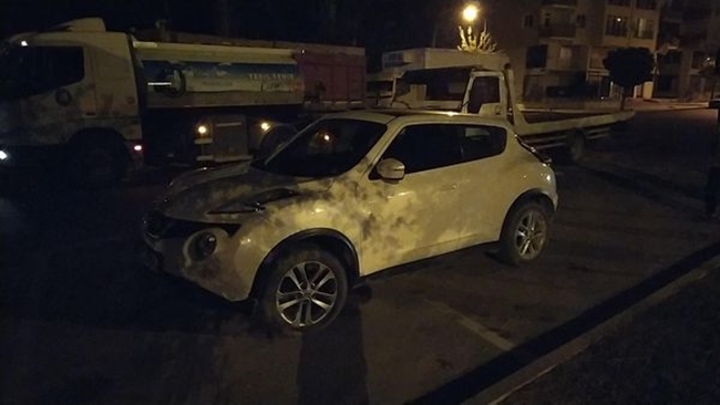 DUR Ä°HTARINA UYMADILAR,  TABANCAYI ATIP KAÃ‡TILAR