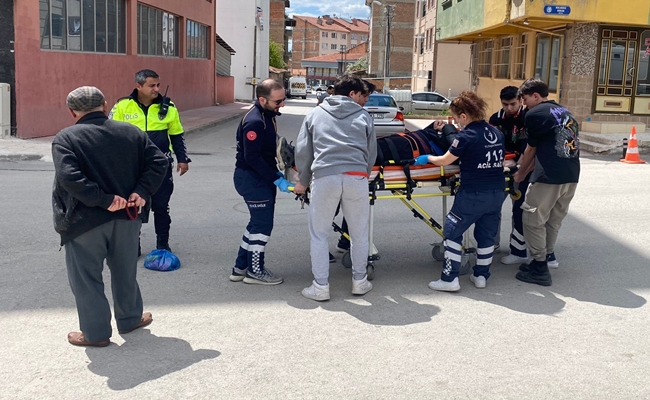 HAFÄ°FÄ° TÄ°CARÄ° ARAÃ‡ MOTOSÄ°KLETE Ã‡ARPTI