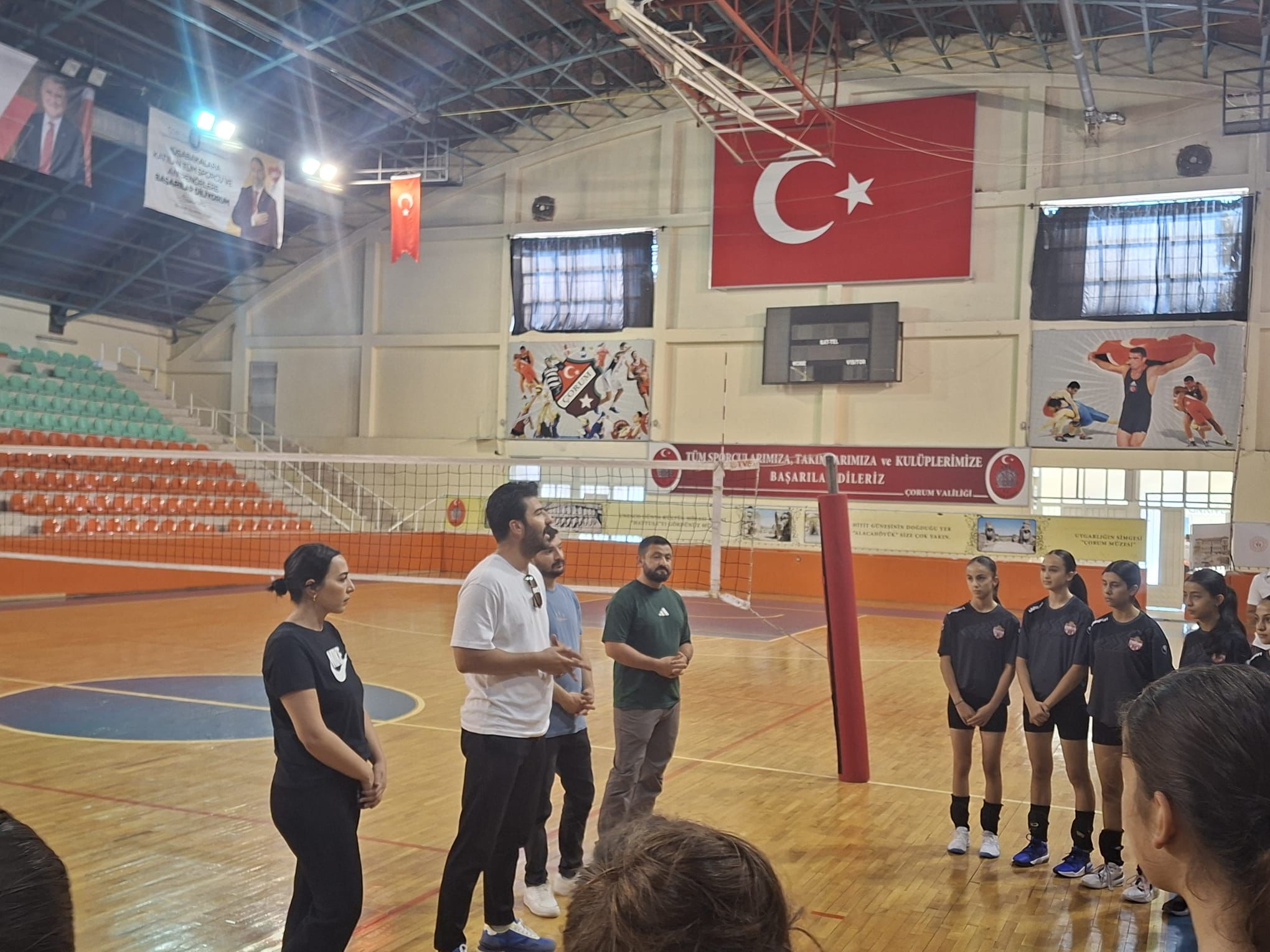 ÇORUM GENÇLİK SPOR KULÜBÜNDEN VOLEYBOL ALTYAPISINA DESTEK