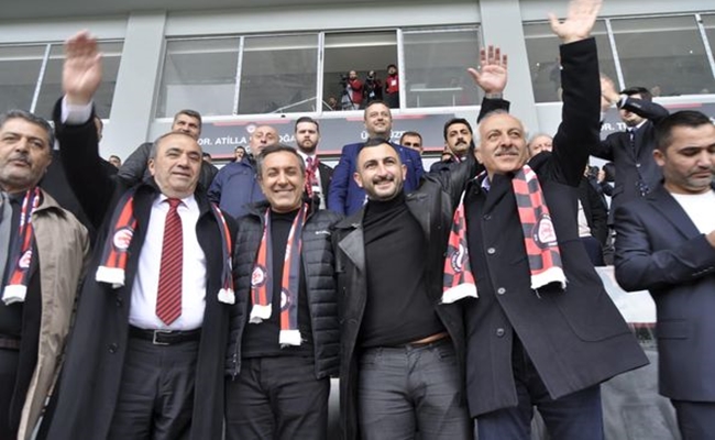 ZEKÄ° GÃœLâ€™DEN 60 BÄ°N TL PRÄ°M!