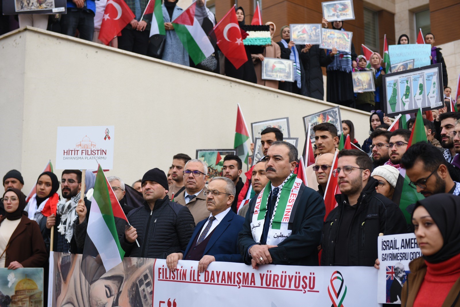 FÄ°LÄ°STÄ°N Ä°Ã‡Ä°N DÃœZENLENEN SESSÄ°Z  YÃœRÃœYÃœÅžTE TUALE YANSIYAN Ã‡IÄžLIK