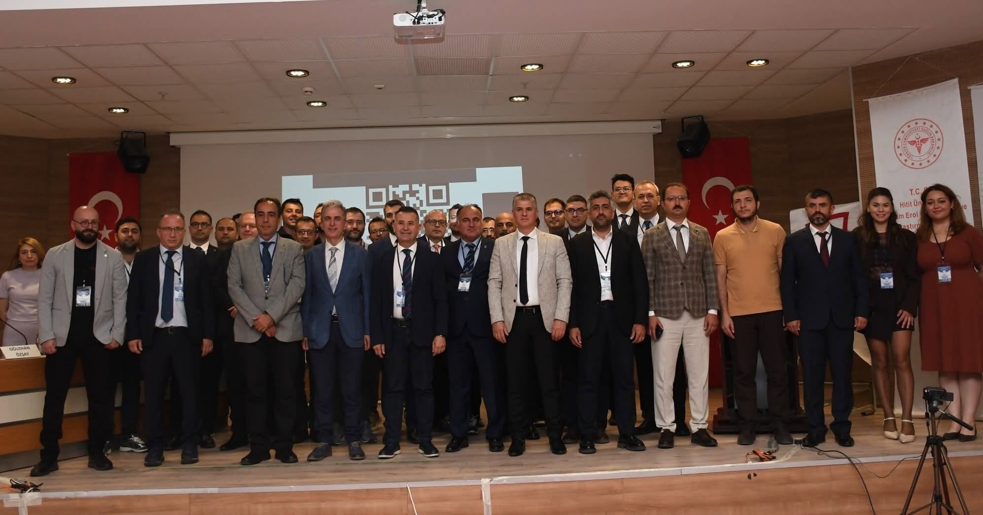 UZMAN CERRAHLAR ÇORUM'DA BİR ARAYA GELDİ