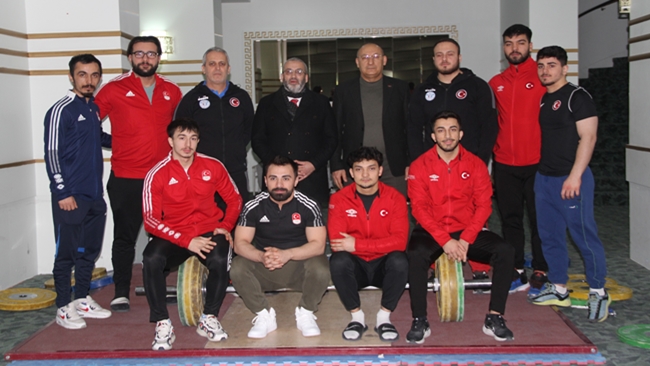 HALTER MÄ°LLÄ° TAKIMI Ã‡ORUMâ€™A KAMP YAPIYOR