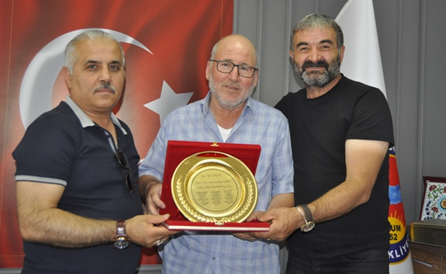 Ä°RFAN YAÅžARâ€™A ESNAF VEFASI!