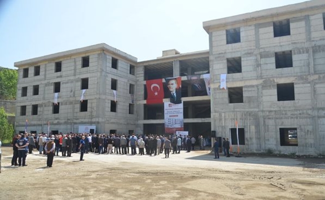 Ä°SKÄ°LÄ°P MYO BÄ°NASI YER TESLÄ°MÄ° YAPILDI