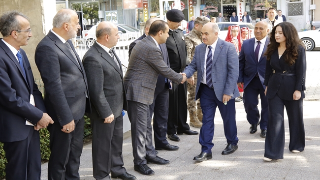 25 YIL Ã–NCE KAYMAKAMLIK YAPTIÄžI  Ä°LÃ‡EYÄ° VALÄ° OLARAK ZÄ°YARET ETTÄ°