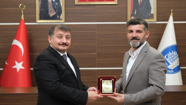 GÃœNAYâ€™DAN BELEDÄ°YE MECLÄ°SÂ   ÃœYELERÄ°NE TEÅžEKKÃœR PLAKETÄ°