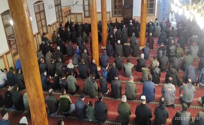 MÄ°RAÃ‡ GECESÄ°NDE CAMÄ°LER DOLDU