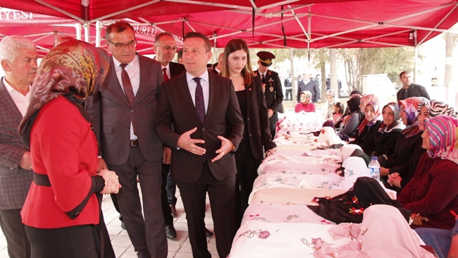 KURSÄ°YERLER EL EMEÄžÄ° GÃ–Z  NURU ESERLERÄ°NÄ° SERGÄ°LEDÄ°