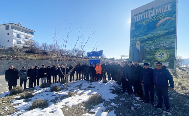 AK PARTÄ° TEÅžKÄ°LATLARI DEPREM BÃ–LGESÄ°'NE GÄ°TTÄ°