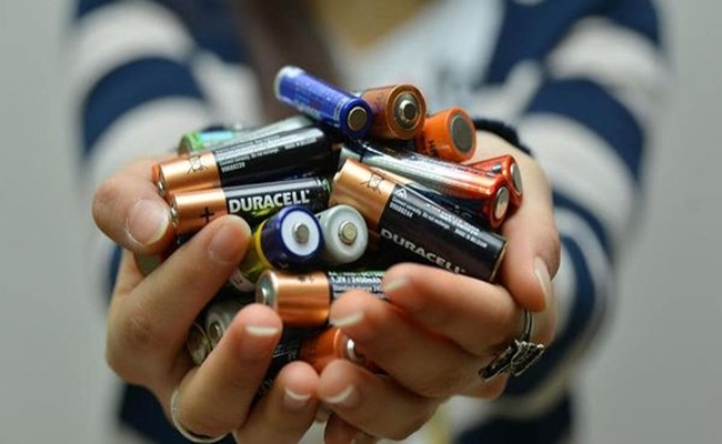 OKULLARDA 1,5 TONDAN  FAZLA ATIK PÄ°L TOPLANDI