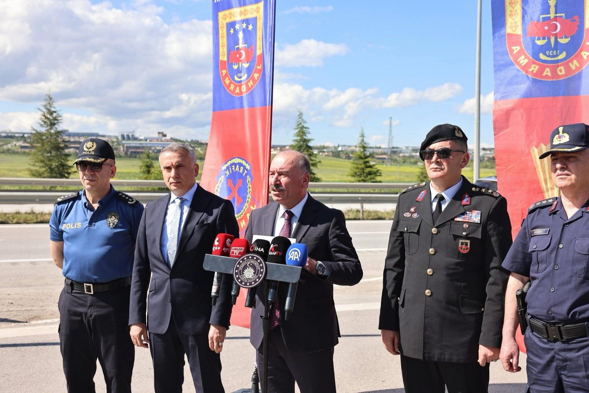 ÇORUM’DA 287 NOKTADA 1782 PERSONELLE BAYRAM MESAİSİ