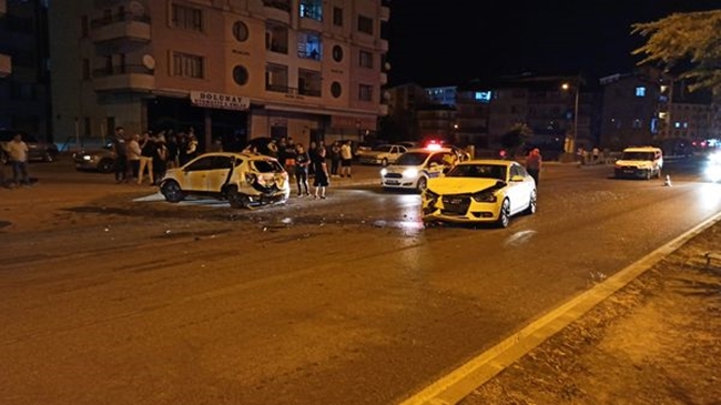 KÃ–PEK KAZA YAPTIRDI, 5 KÄ°ÅžÄ° YARALANDI